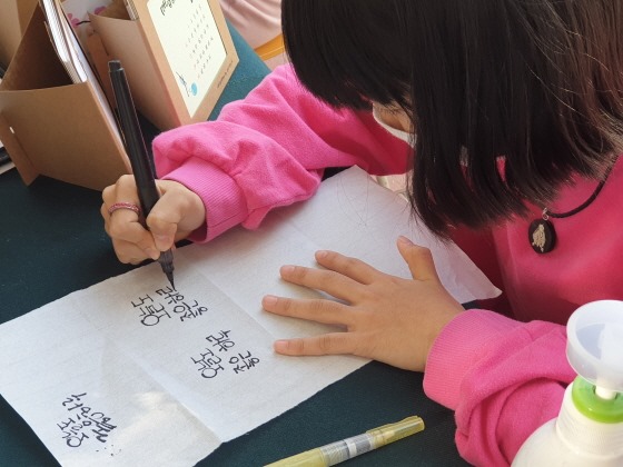 e_문화가있는늘_골목안도서관 (5).jpg