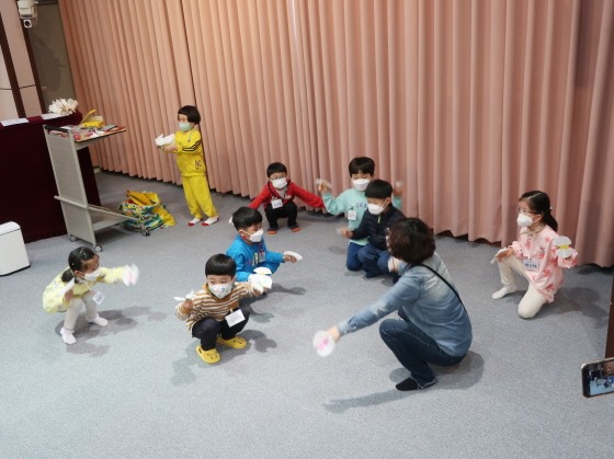 e_2022-03-26 도서관에서놀아요_홈 (13).JPG