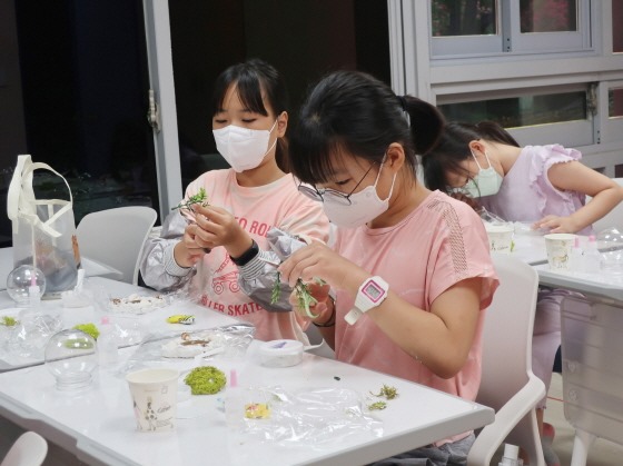 e_2022-08-13 여름아 같이 미술놀이하자 (6).JPG